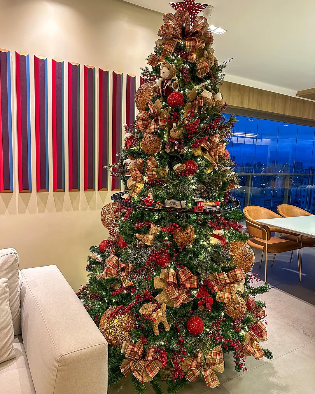 Árvore de Natal Tradicional tema de Trem