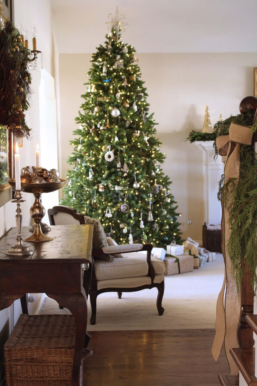 Árvore de Natal Artificial King Fraser Fir com 750 Luzes LED Branco Quente