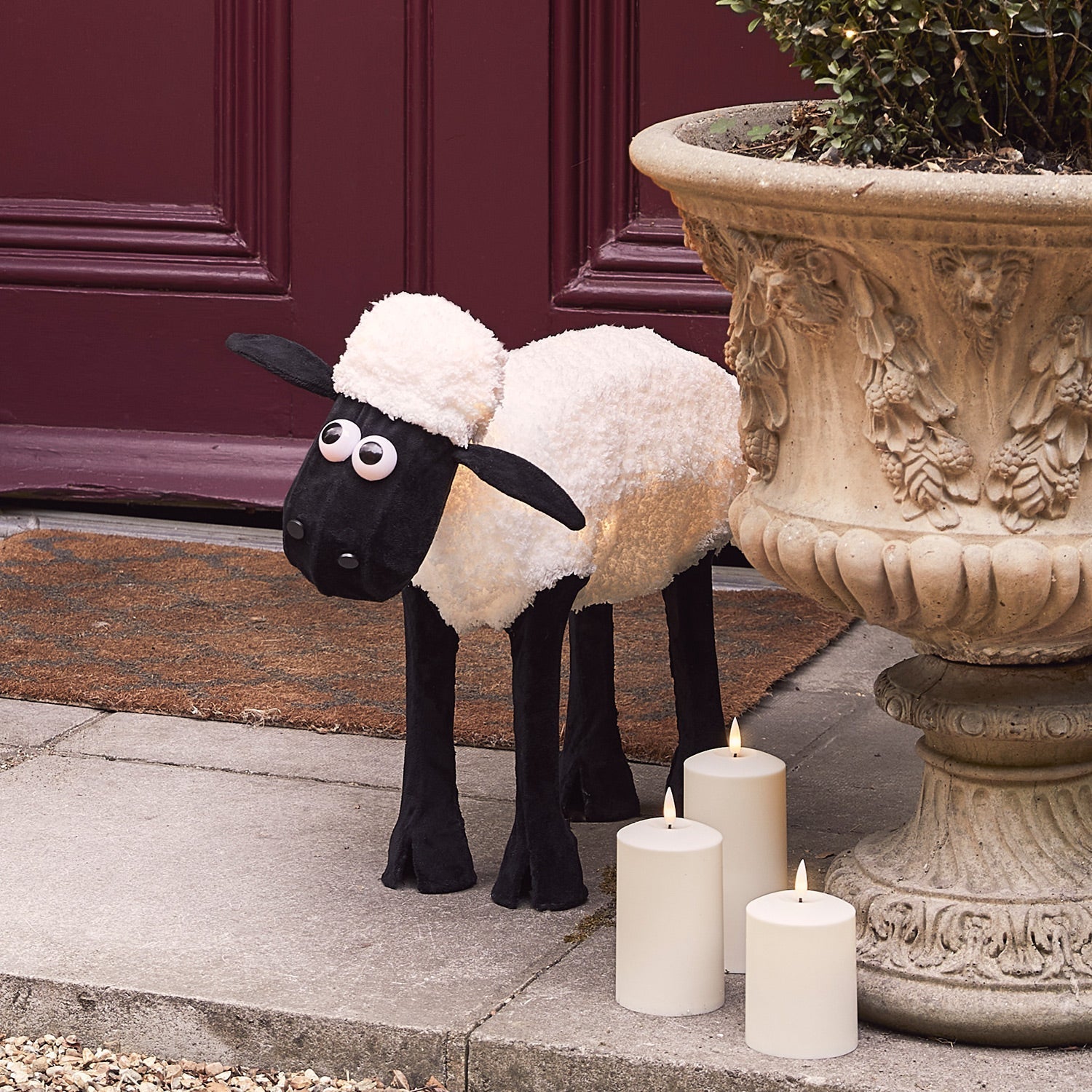 Figura de Natal Ovelha Negra iluminada ( Shaun the Sheep )/ Decoração