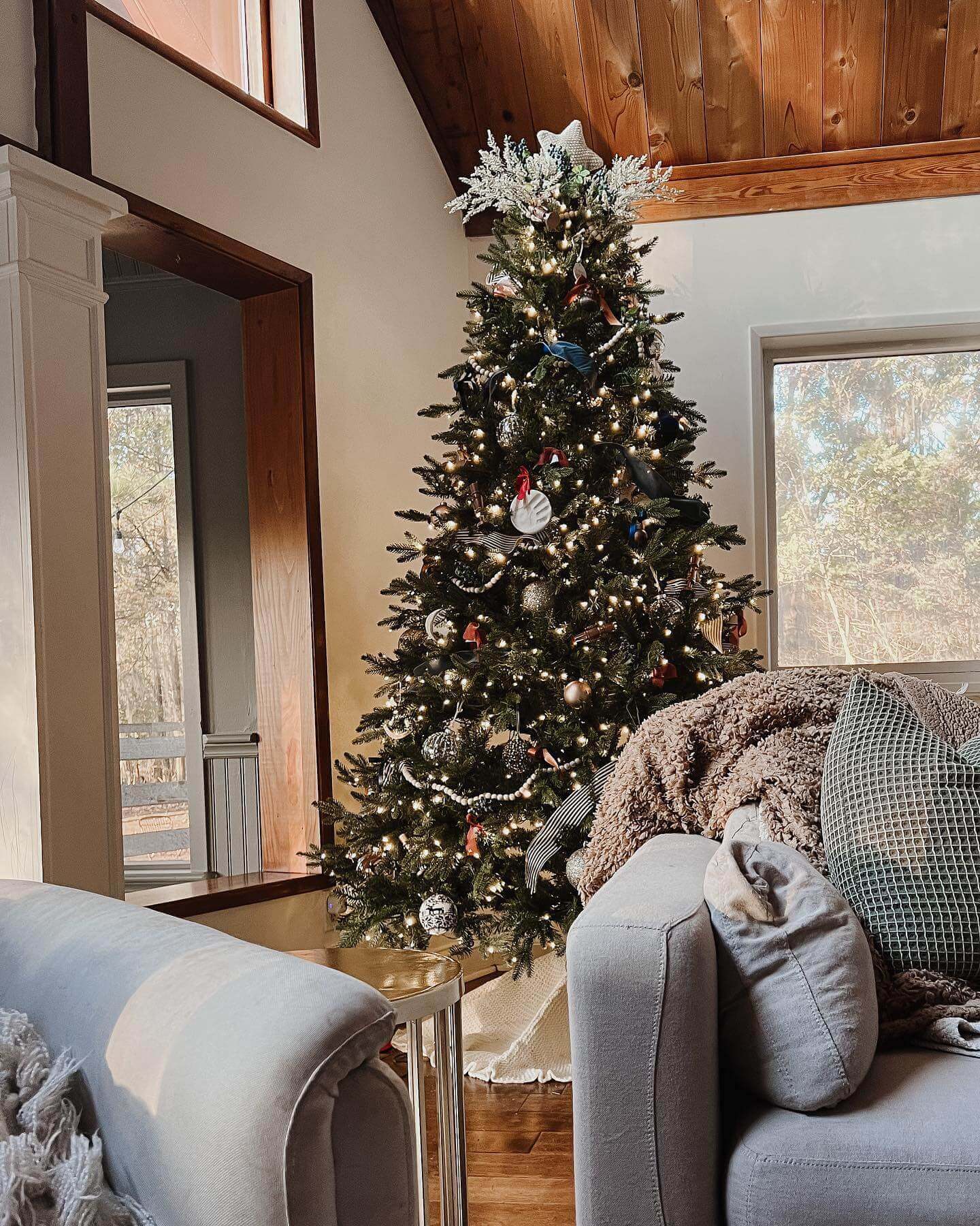 Árvore de Natal Artificial Alpine Fir com 800 Luzes LED Branco Quente