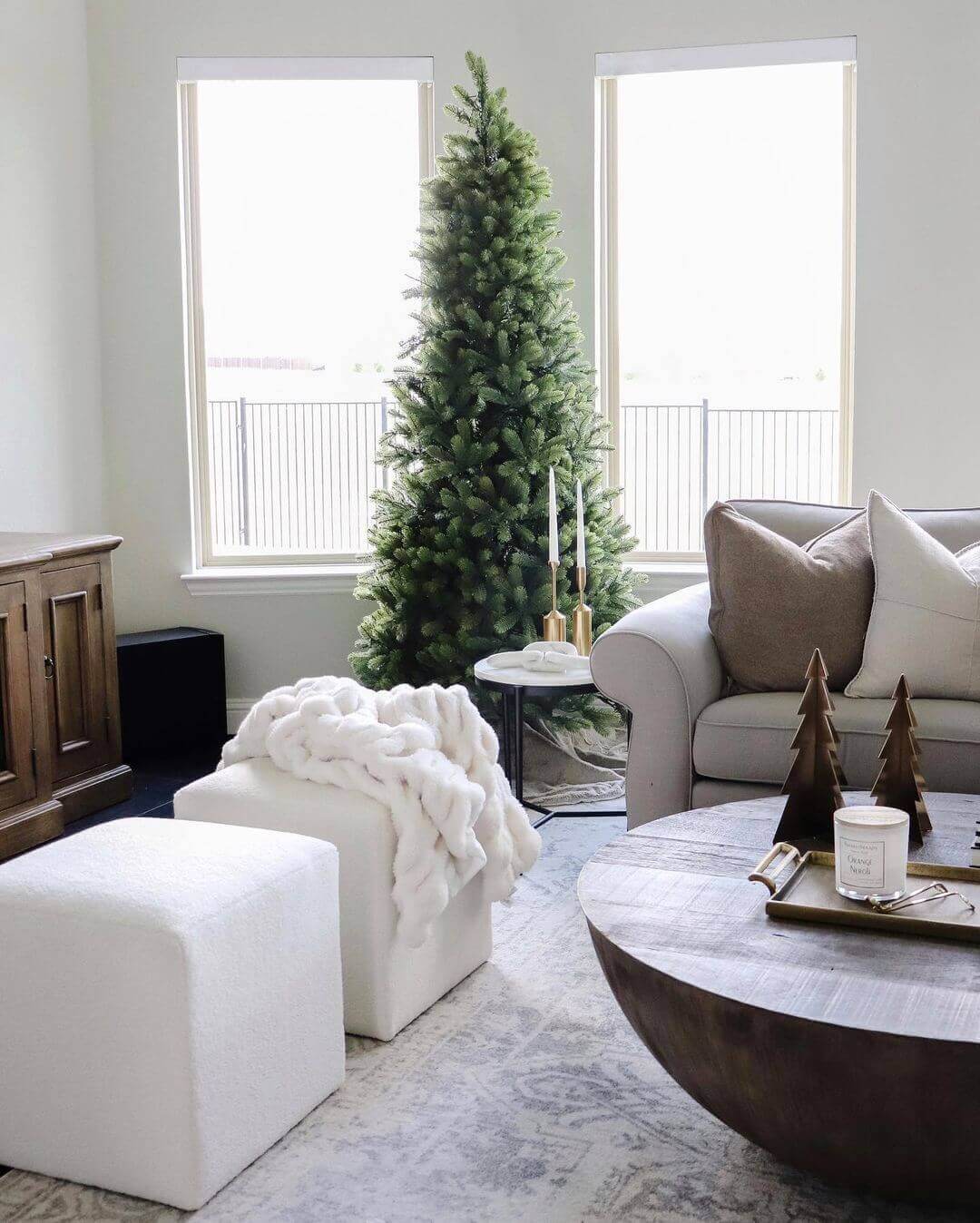 Árvore de Natal Artificial Royal Fir Slim com 650 Luzes LED Branco Quente e Multicoloridas
